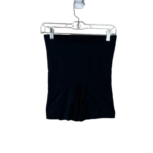 Spanx OnCore Mid Thigh Shorts - Picture 1 of 6